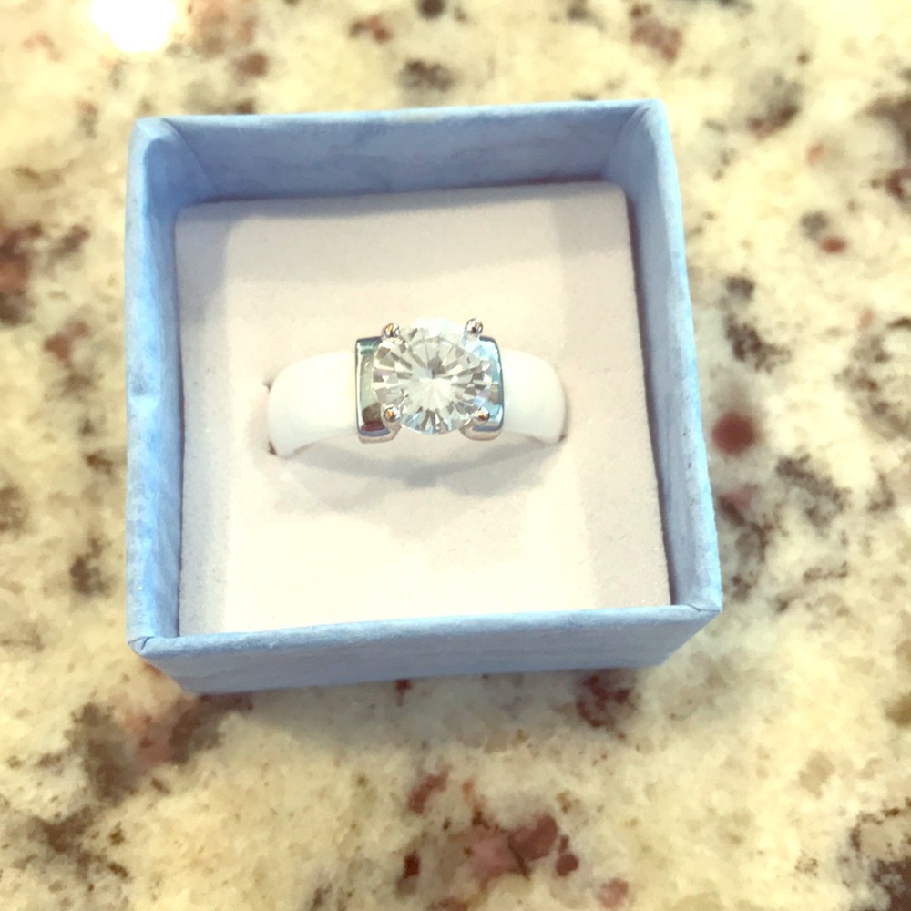 CZ White Ceramic Solitaire Ring sz 8